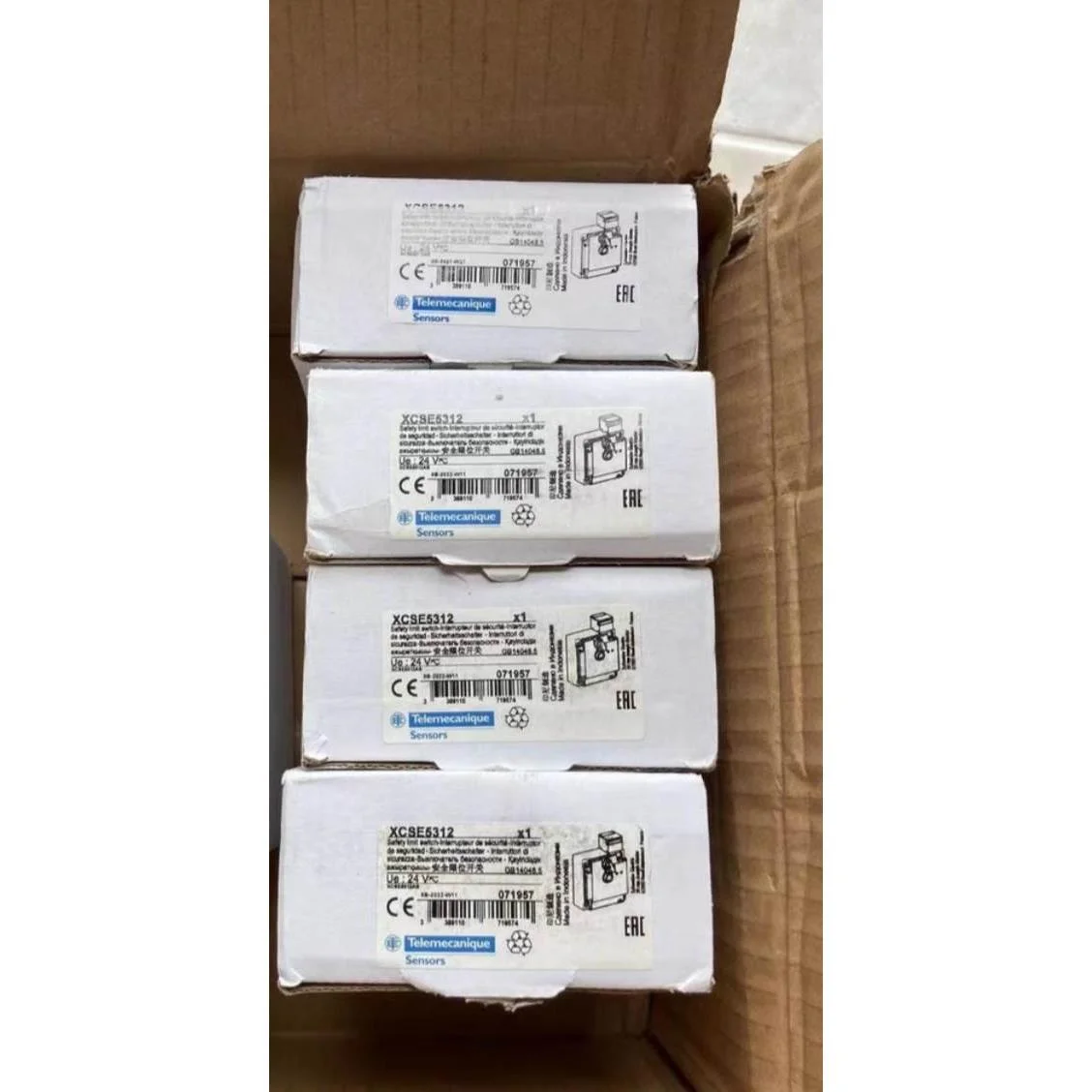 非实价议价议价施耐德安全门开关 XCSE5312 全新原装现货议价非实