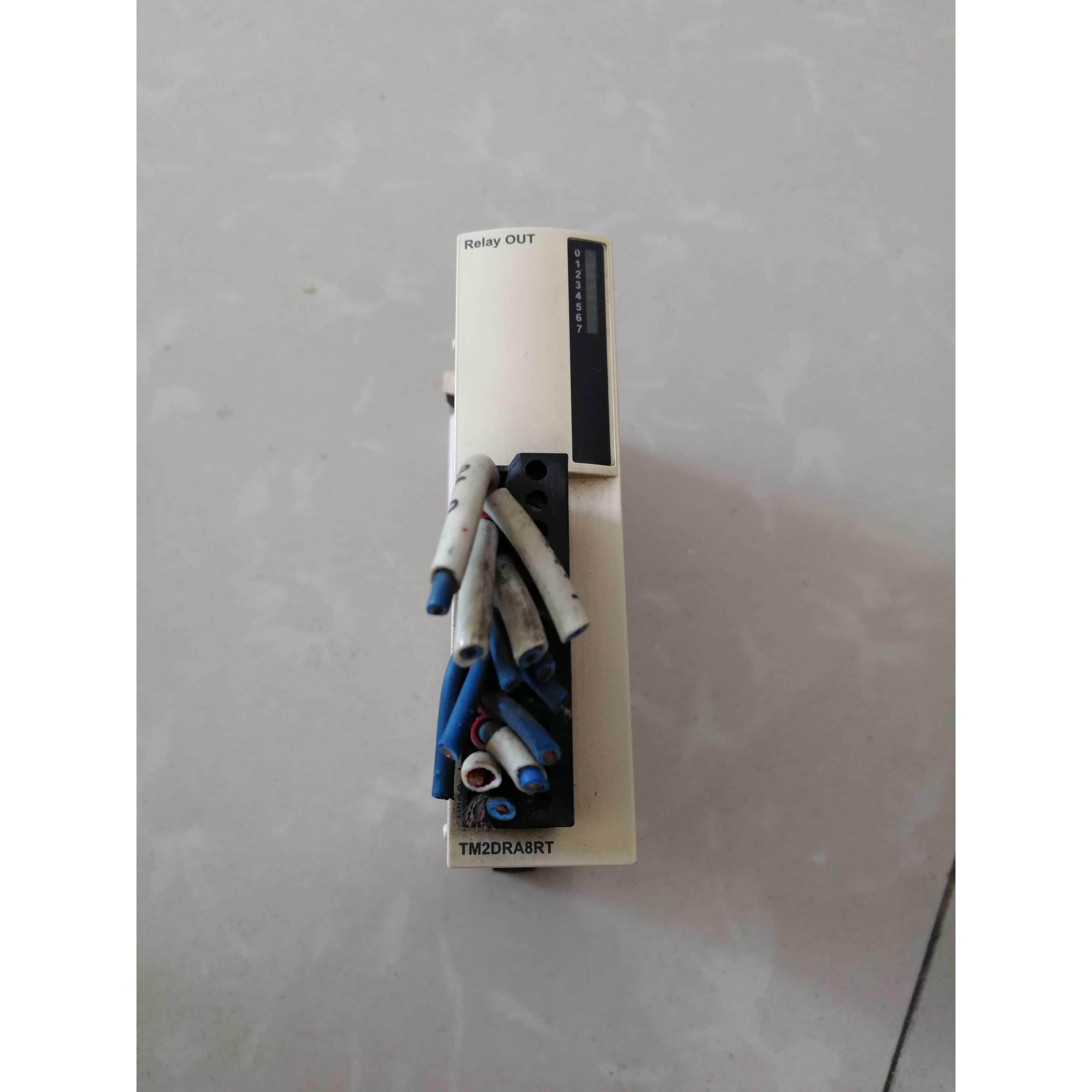 非实价议价议价二手实拍图 施耐德PLC TM2DRA8RT 扩展模块 原装拆