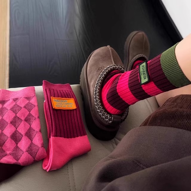 袜子女布标条纹拼色菱形女中筒袜ins潮双针玫红色系女袜子堆堆袜