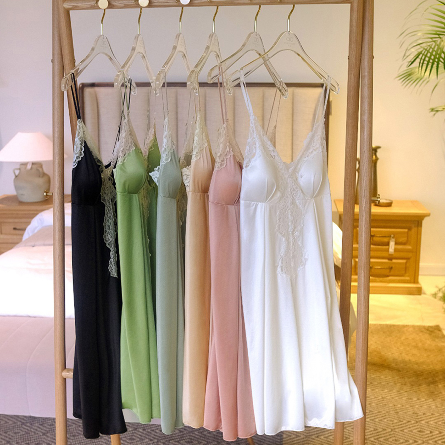 訫心美丝蕾丝复古带棉垫吊带睡裙