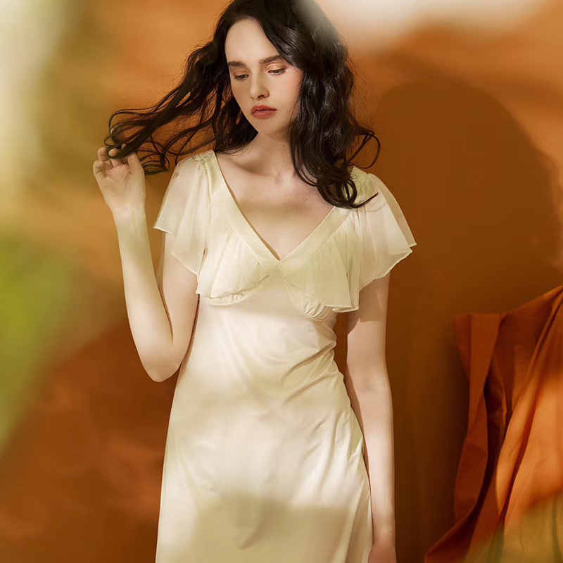 訫心性感蕾丝奢华风短袖连体睡裙