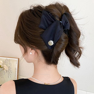 三角缎面豆包发夹女字母吊牌超大号多发量盘发鲨鱼夹气质百搭抓夹