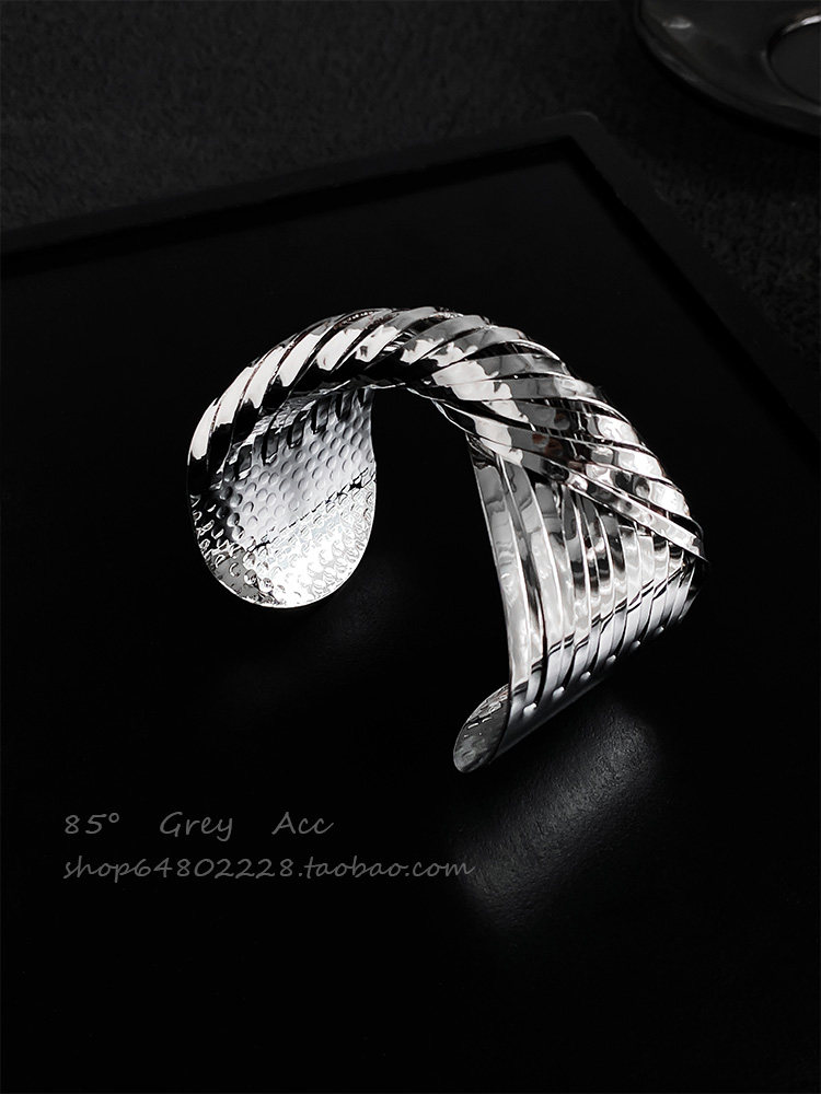 EUROPEAN AND AMERICAN INS COLD WIND CROSS AROUND METAL OPEN BRACELET FEMININE COUPLE BRACELET FASHION ARMBAND BRACELET HAND