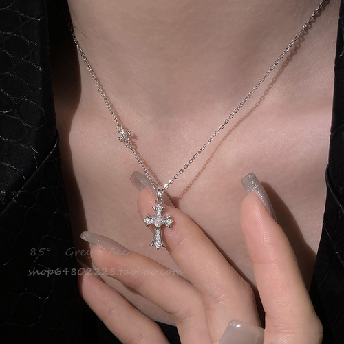 精致微镶水钻十字项链女网红穿搭嘻哈朋克蹦迪个性锁骨链中性颈链
