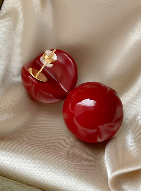 新年红色珍珠耳钉女2026新款爆款港风复古耳饰高级感气质小众耳环
