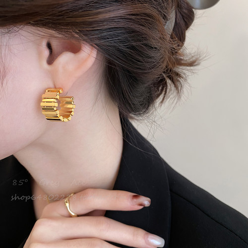 设计感金色阶梯C型耳圈女2025