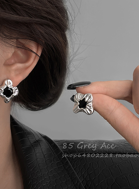 85度灰金属不规则花朵耳钉女甜酷辣妹s925银针耳环轻奢高级感耳饰