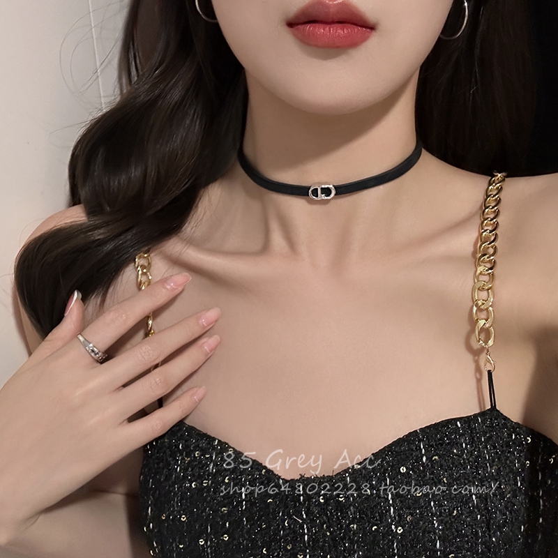 choker短款皮质字母项链