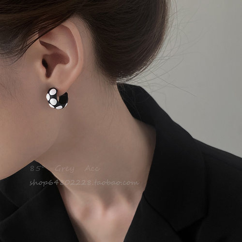 气质赫本风黑白波点C型耳环