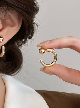 高级感金豆子C形耳环女2026新款复古气质耳圈气质两戴式耳钉耳饰