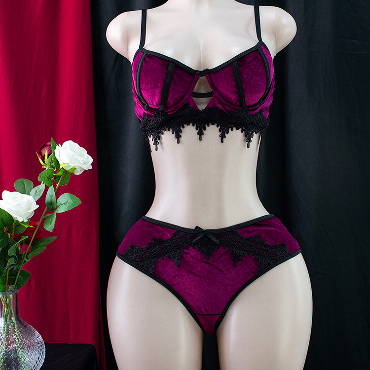 性感内衣聚拢美胸套装