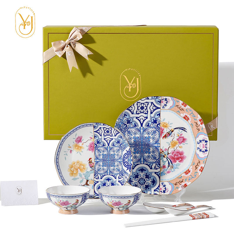 家用骨瓷碗盘筷套装礼盒高档礼品宫廷轻奢餐具陶瓷碗碟餐盘高级感