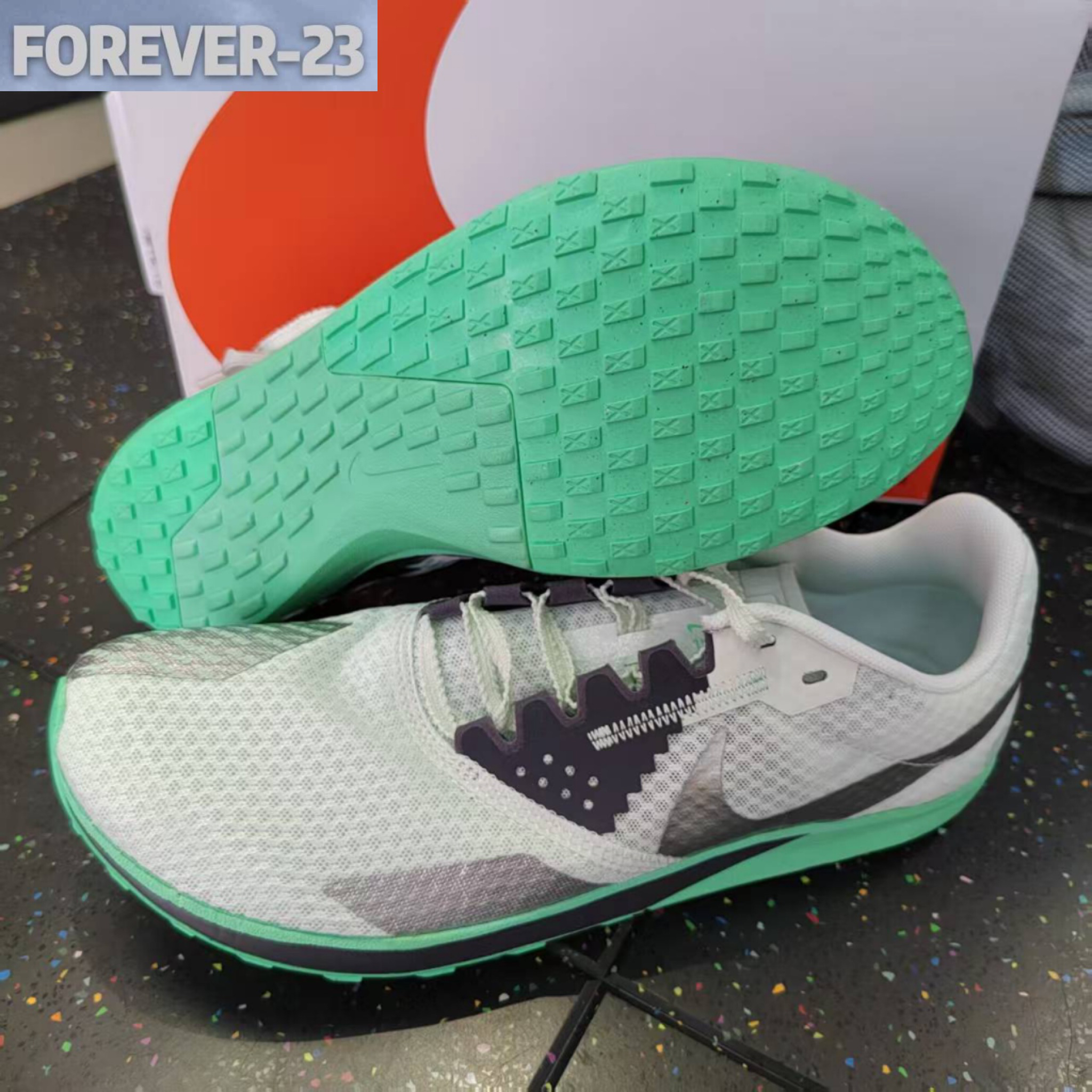 Nike耐克男鞋2025年夏季新款轻便舒适透气运动田径鞋DX7998-300