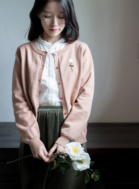 23QDM-008【花林】前世今生温婉清雅花边领山茶绣花针织开衫