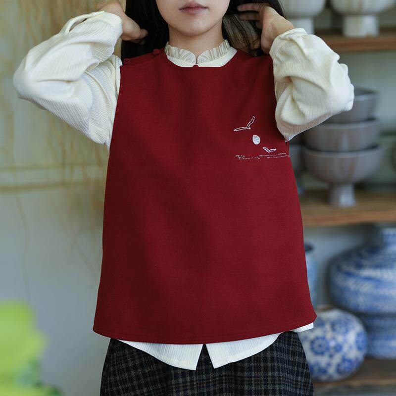 前世今生圆领无袖绣花马夹