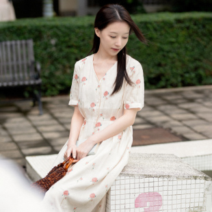 前世今生温婉文艺V领碎花连衣裙 不.退换6 22CXC 212 寻樱揽月