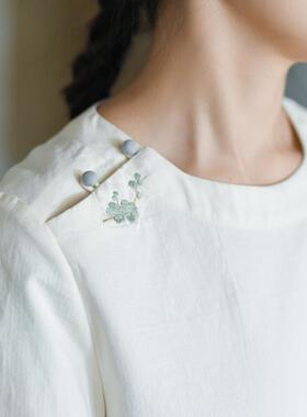 25CXA-016【绿梅清韵】前世今生温婉文艺简约圆领绣花直身型衬衫