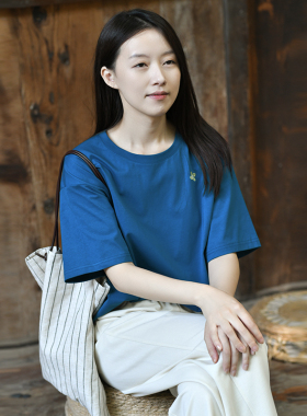 25CXA-391【点翠苔】前世今生宽松舒适简约圆领绣花短袖套头T恤