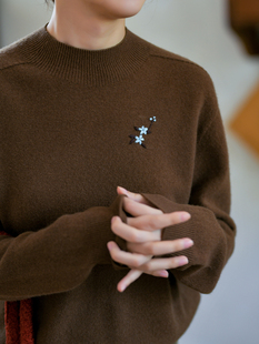 前世今生复古温婉文艺半高立领绣花宽松毛衣 悦容 23QDM 066