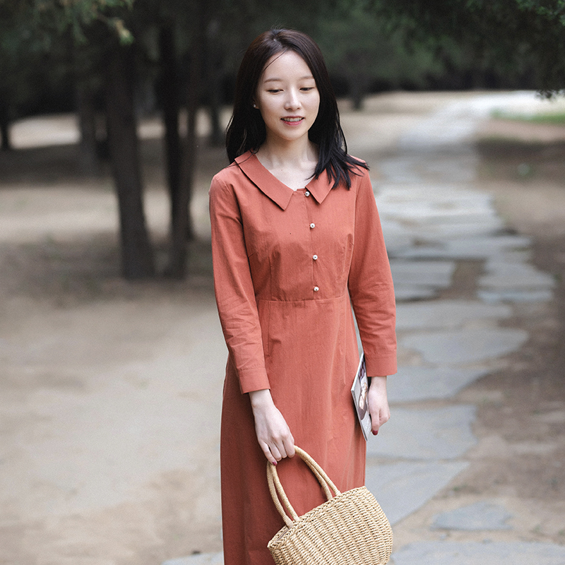 温婉文艺修身型连衣裙