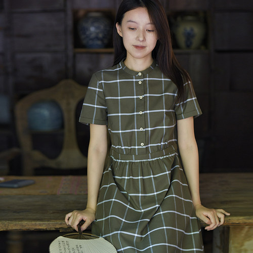 复古文艺小立领格子X型连衣裙