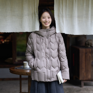 前世今生复古温婉文艺保暖连帽鹅绒羽绒服 落叶与风 25QDA 339