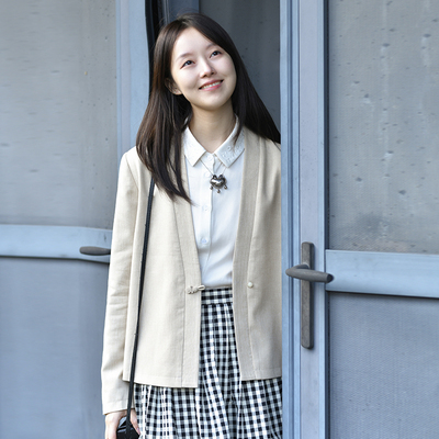 温婉文艺交叠V领一粒扣外套