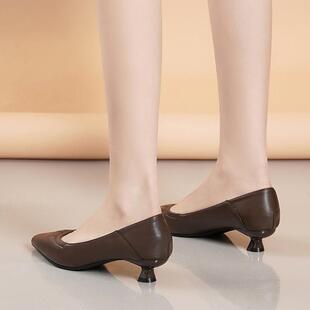 尖头软底工作鞋 全牛皮断码 新款 女春秋季 清仓复古3cm小跟浅口单鞋