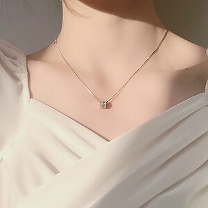 s925纯银超闪小蛮腰吊坠项链女款轻奢小众高级2023年爆款锁骨链潮