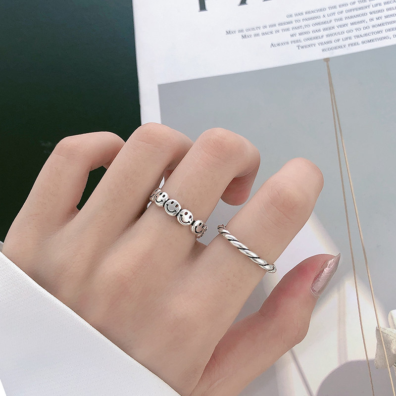 SMILEY FACE RING WOMENS INS TRENDY COLD WIND INTERNET CELEBRITY NICHE DESIGN RETRO DISTRESSED WRAPAROUND RING