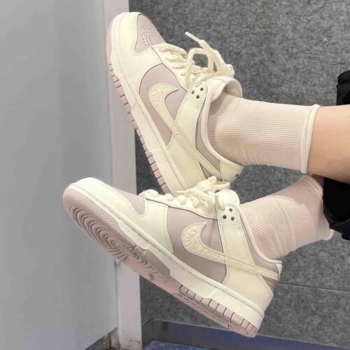 Nike耐克正品25年女子立体雕刻低帮DUNK LOW运动板鞋 IH0639-011