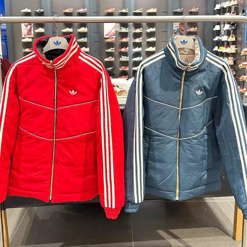 Adidas三叶草马年男女两面棉服