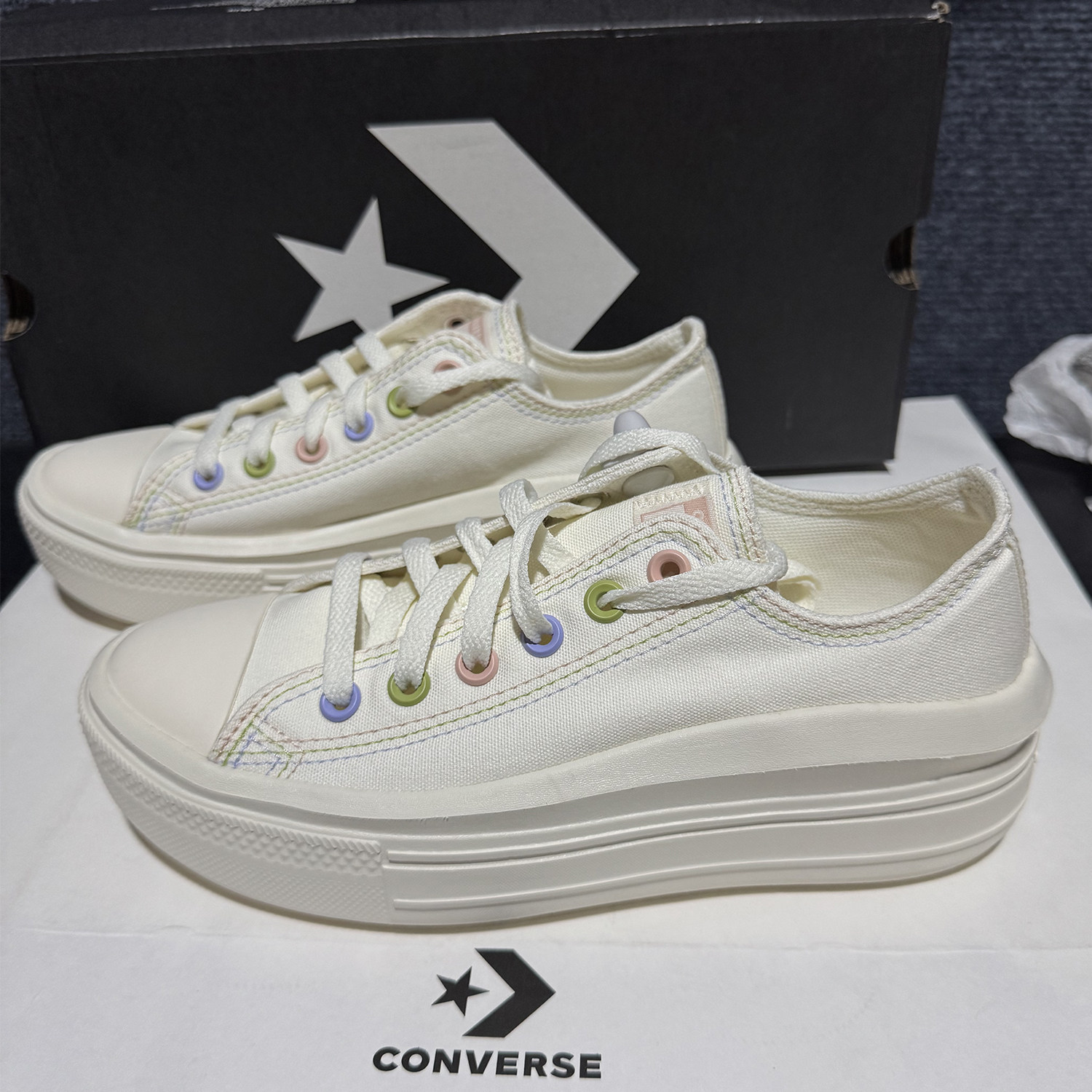 匡威Move超轻云朵低帮帆布鞋图片