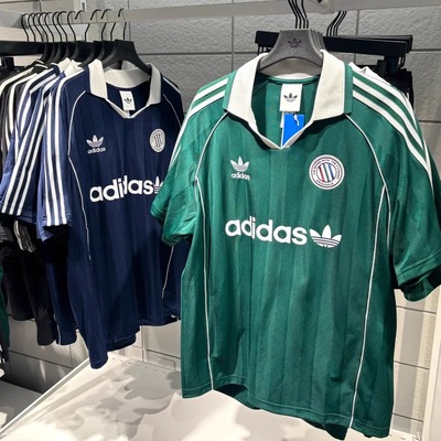 三叶草王安宇同款足球风短袖球衣