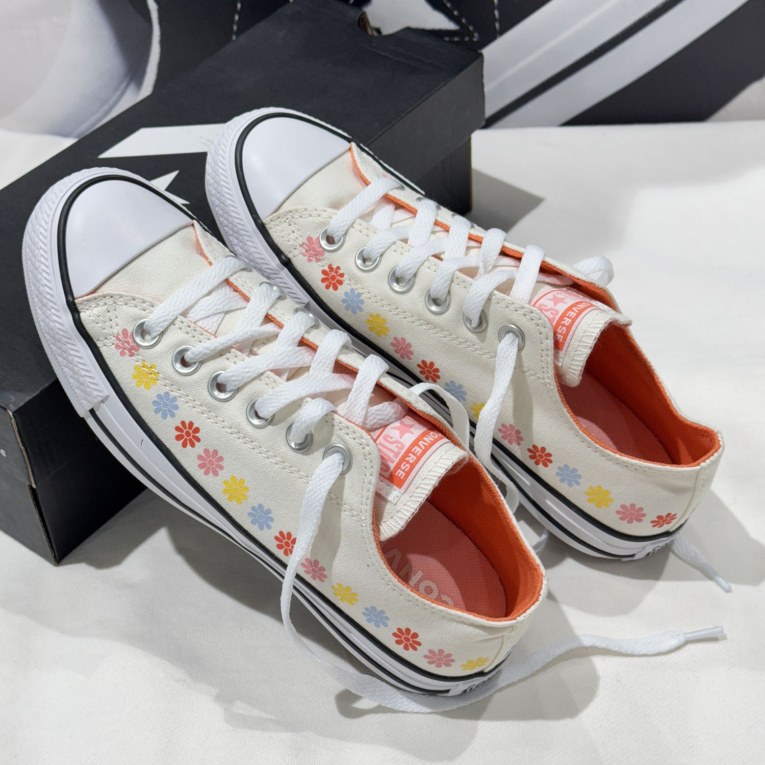 CONVERSE匡威新款 All Star女子彩色小花印花低帮帆布鞋 A08107C