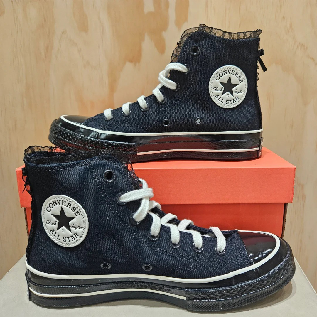 匡威鞋边蕾丝甜酷朋克风