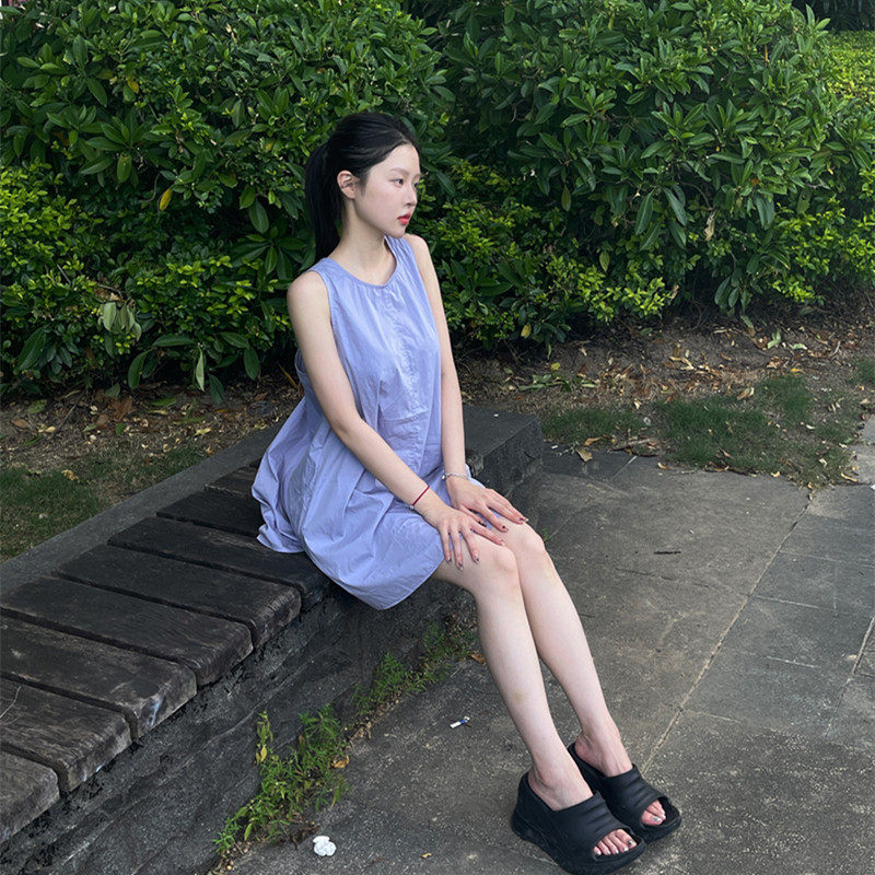 壹万YIVAN 设计感背心裙女慵懒风宽松显瘦后背交叉无袖连衣裙