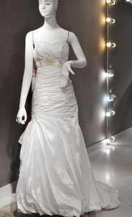 全新处理特价清库婚纱便宜 绑带款鱼尾 塔夫绸 显瘦主持歌手表演