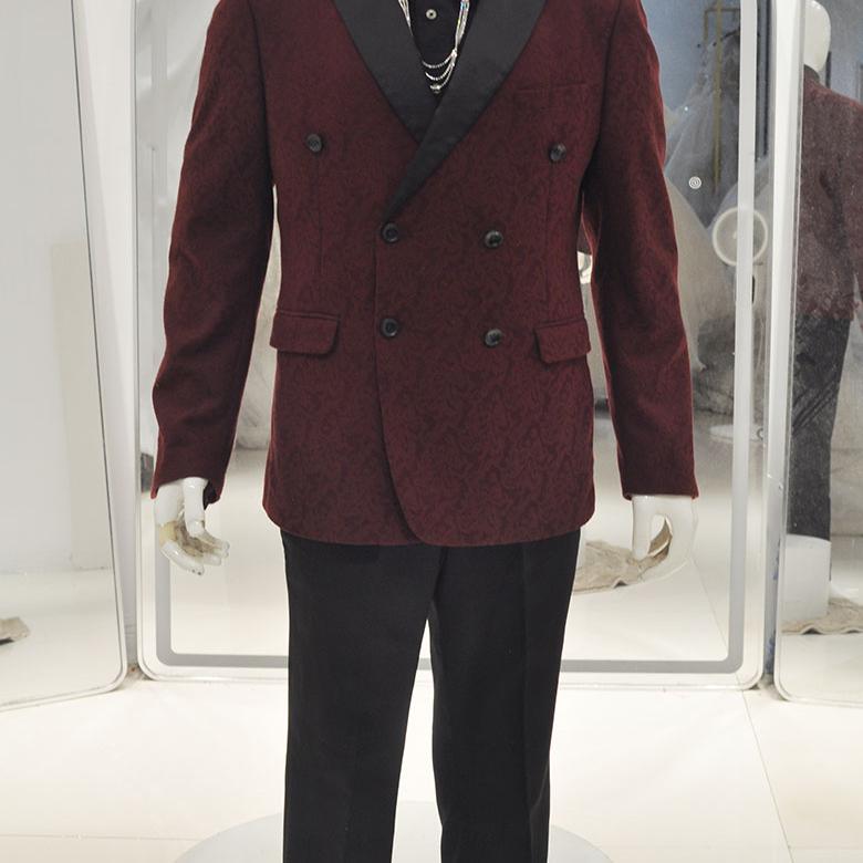 双排扣西装外套精致挺阔