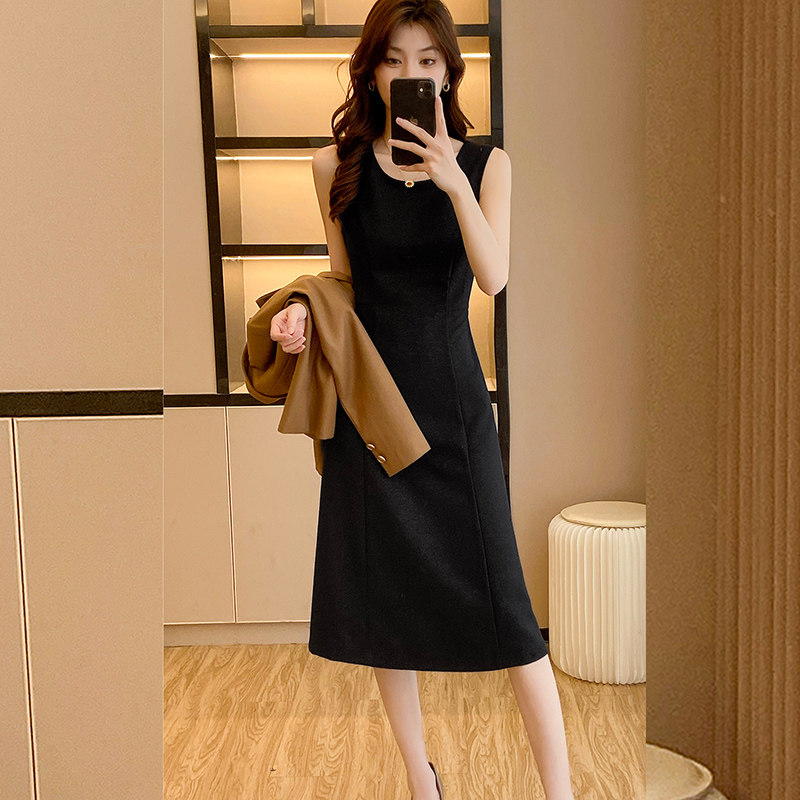 2026春夏装新款无袖连衣裙女优雅气质简约中长百搭收腰背心打底裙