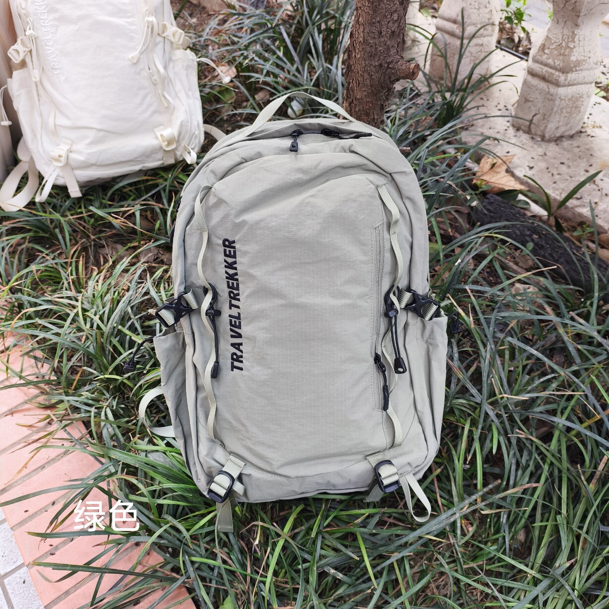 轻便双肩包男女士休闲出游通勤旅行背包户外运动电脑包防水旅游包