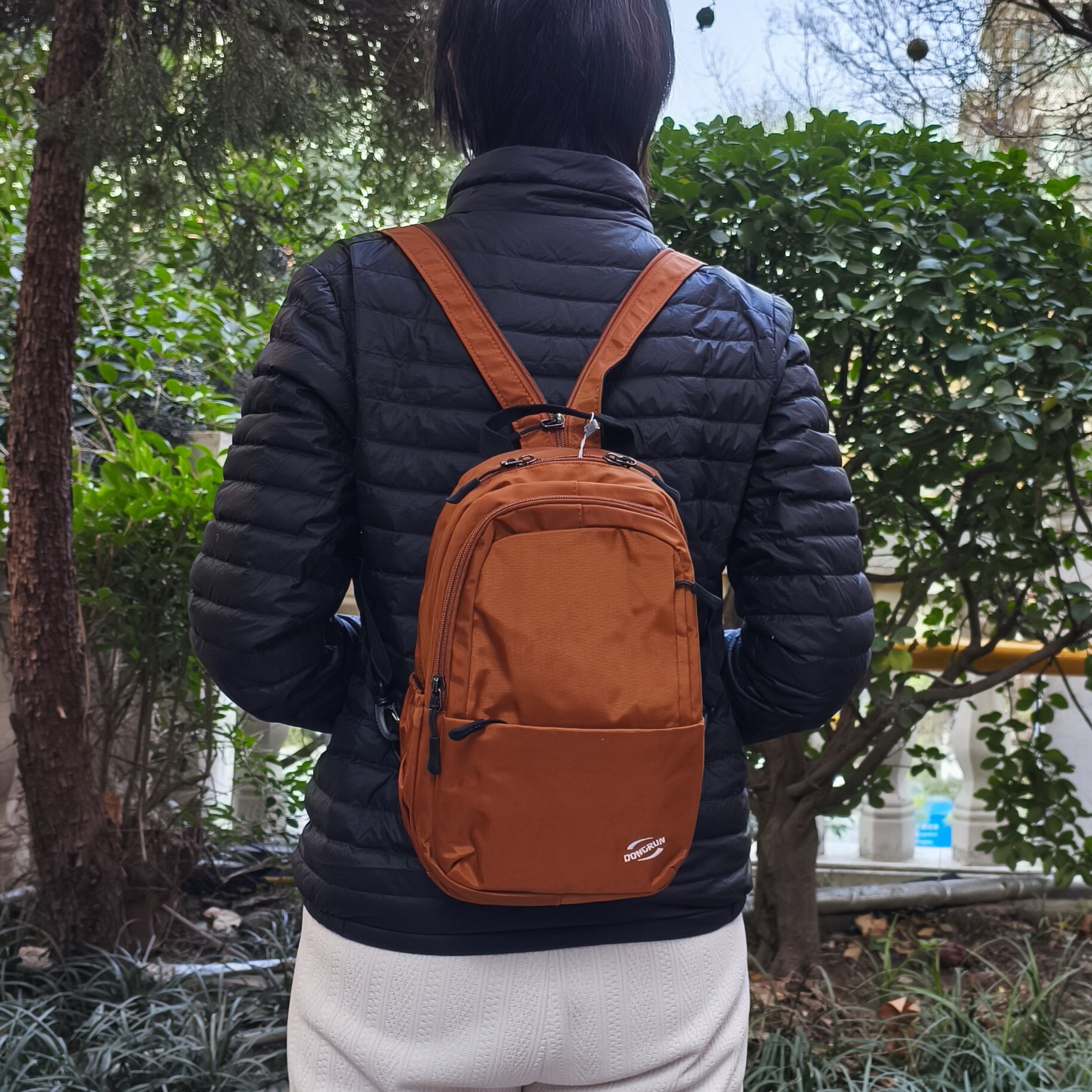 户外休闲男女胸包便携耐磨挎包时尚百搭多功能防水耐磨小双肩包