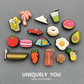 花扣卡洛驰装 2023新款 卡通鞋 配饰 饰智必星生活美食 Crocs洞洞鞋