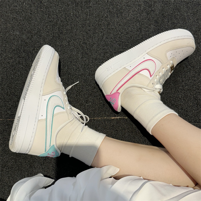 Nike/耐克AIR FORCE 1空军一号白棕粉百搭低帮运动板鞋HM3694-011