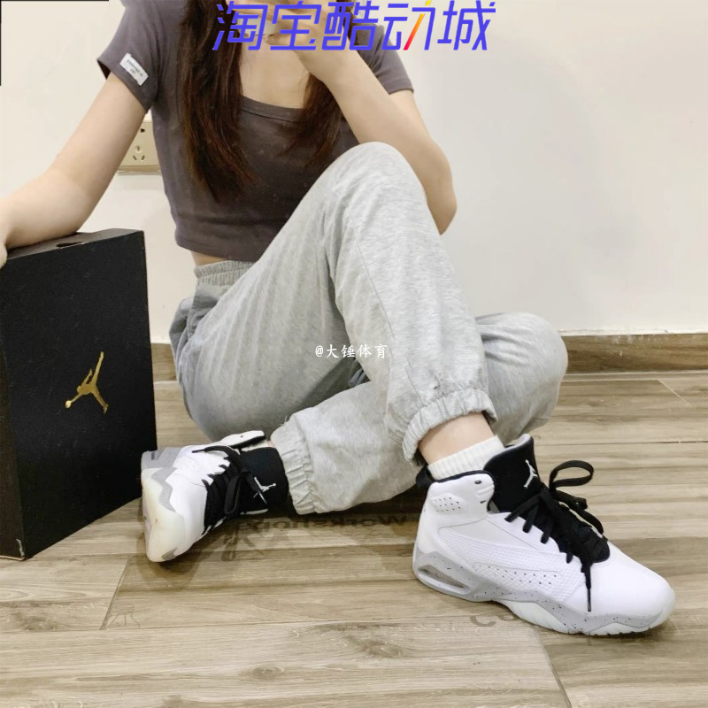 JORDAN女子中帮篮球鞋