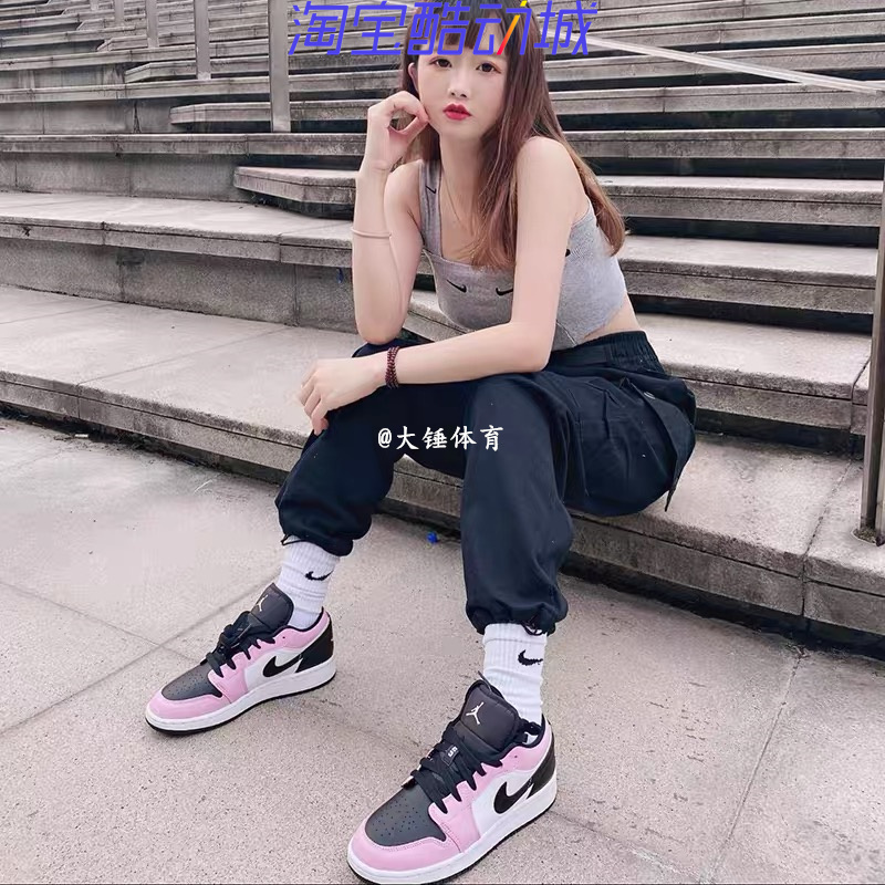 JORDANAJ1黑粉女子低帮篮球鞋