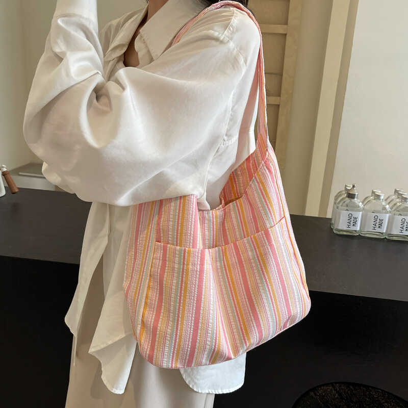 麦瑞雅日韩系多巴胺条纹帆布包