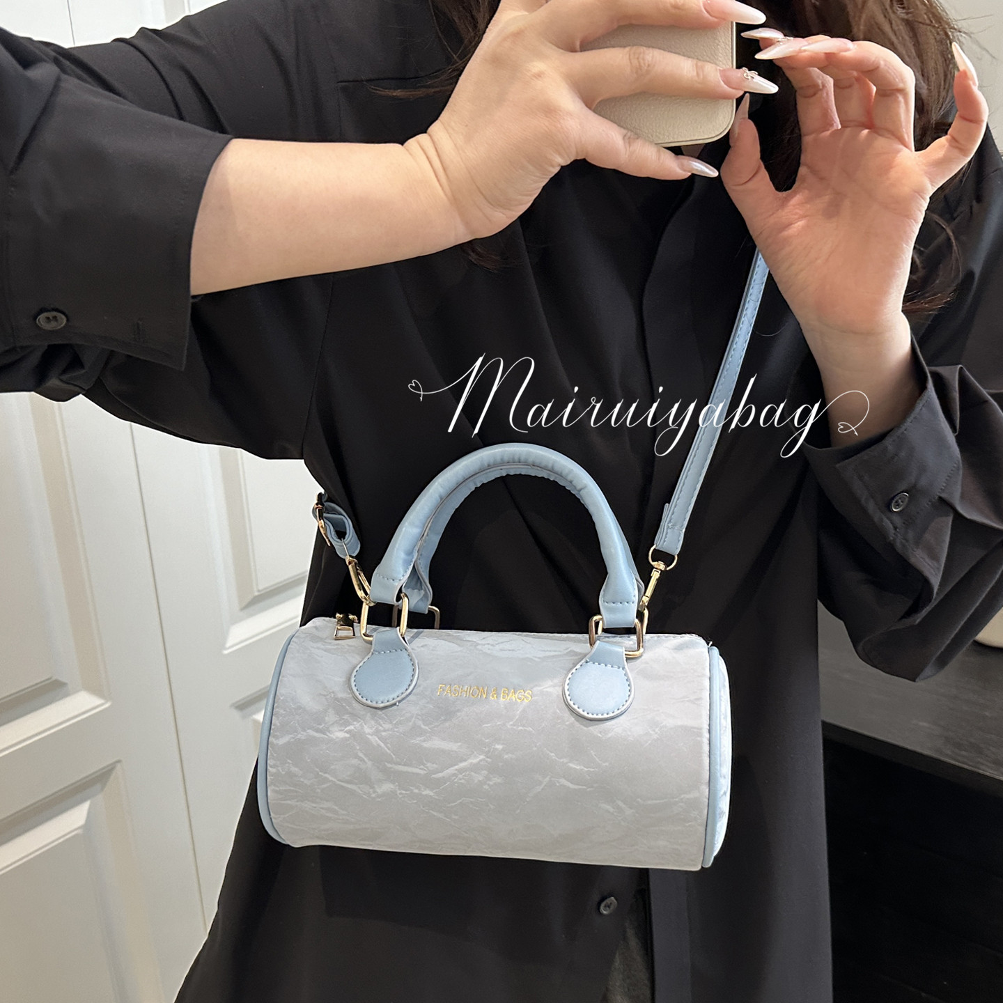 今年流行爆款百搭复古手提圆筒包