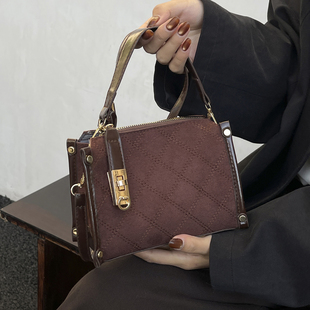 高级感复古麂皮绒单肩斜挎包 潮秋冬时尚 菱格手拎包包女式 2025新款