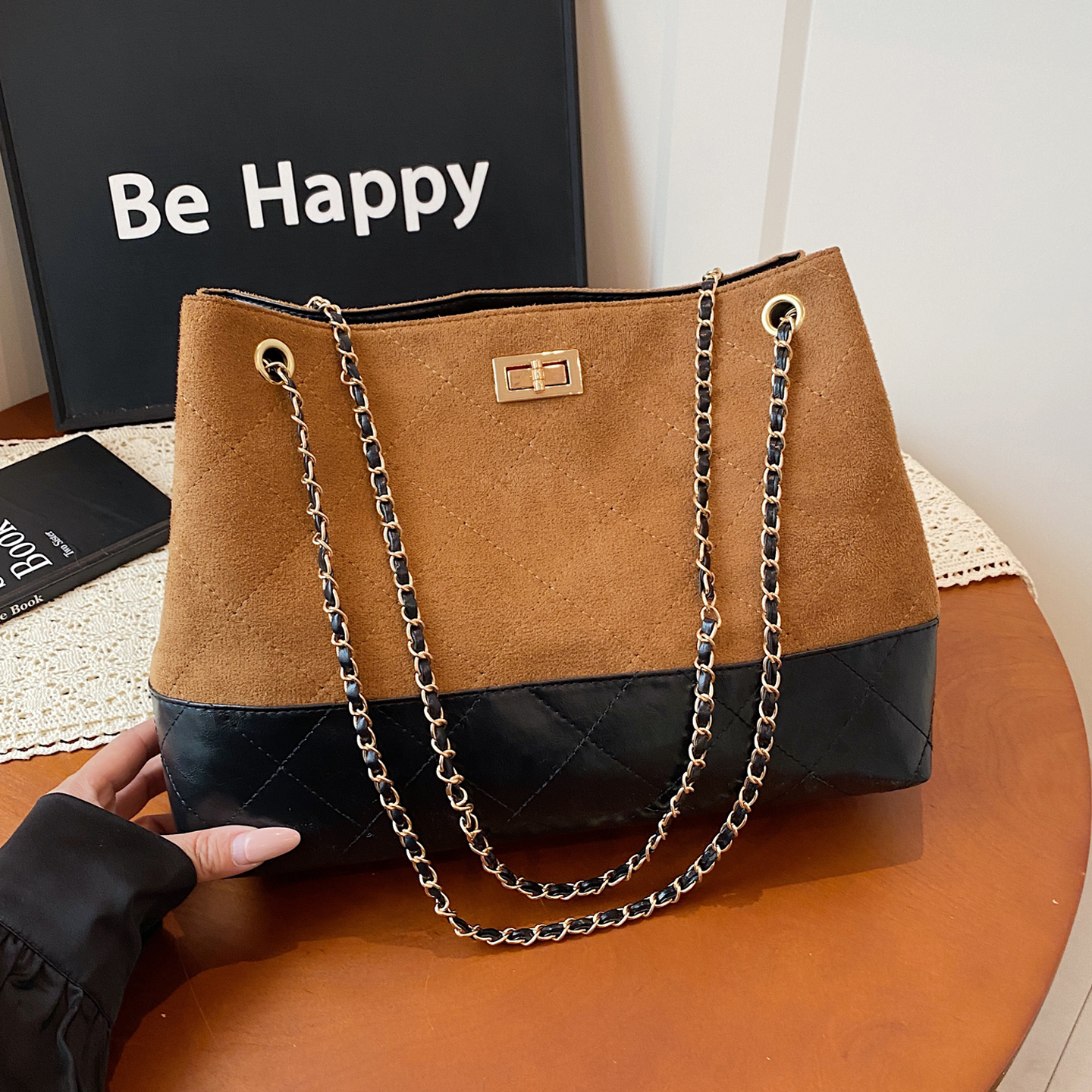 质感撞色菱格时尚链条磨砂水桶包